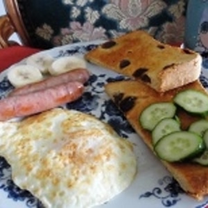 目玉焼きがへたっぴでも英国風ブランチならＯＫ♪